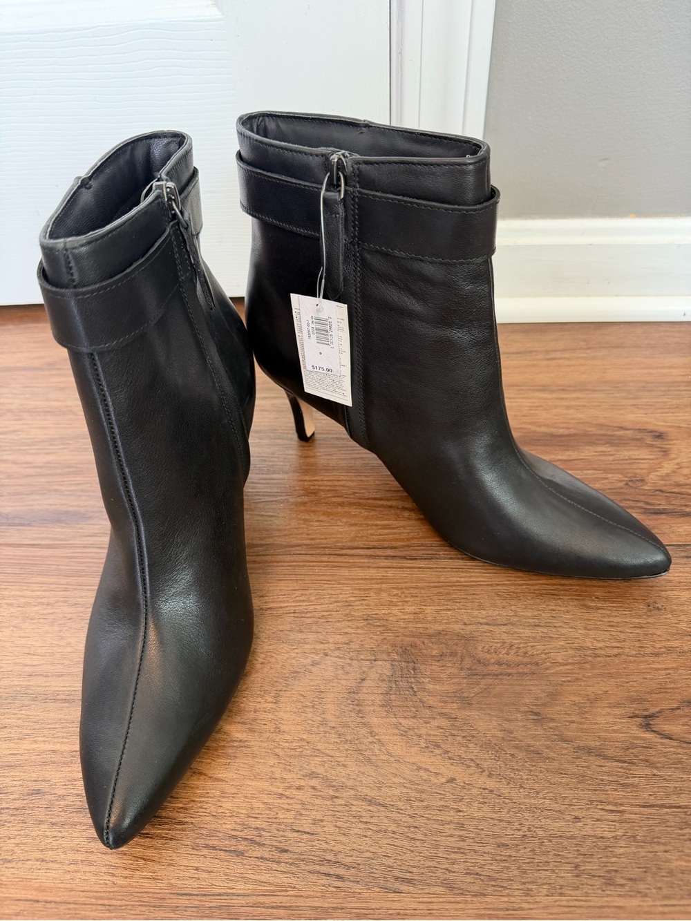 NWT. Banana Republic Black Leather Pointed Ankle Boots